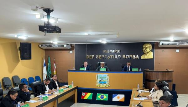 66ª  Sessão Ordinária da 20ª Legislatura aprecia projetos e requerimento