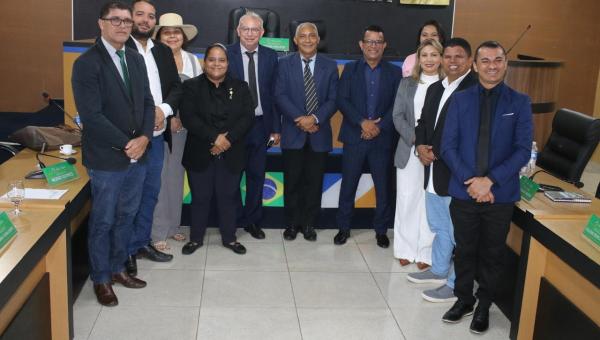 51ª Sessão Ordinária da 20ª Legislatura marca abertura do Ano Legislativo de 2026 com momento de fé e bênção