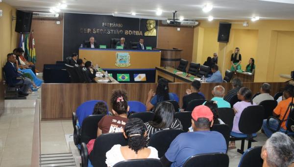 Câmara Municipal realiza 60ª Sessão Ordinária com homenagens e reconhecimento a cidadãos de destaque