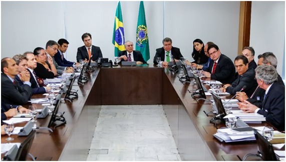 Temer comanda reunião no Planalto para avaliar medidas em Mariana