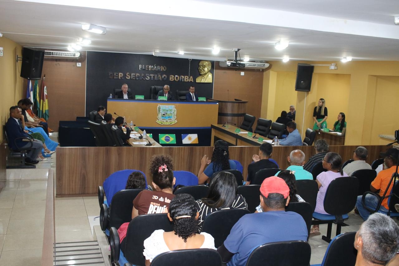 Câmara Municipal realiza 60ª Sessão Ordinária com homenagens e reconhecimento a cidadãos de destaque